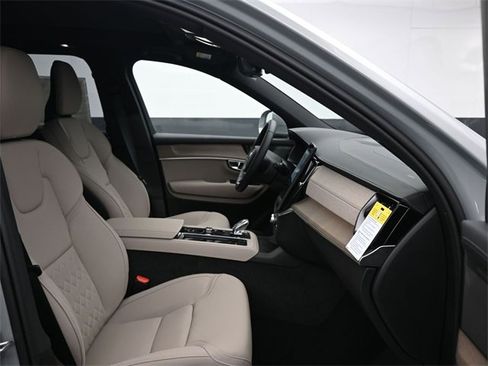 New 2026 Volvo XC90 B6 Plus w/ Protection Package Premier image 42