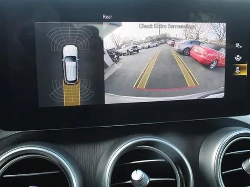 Used 2021 Mercedes-Benz GLC 300 4MATIC image 32