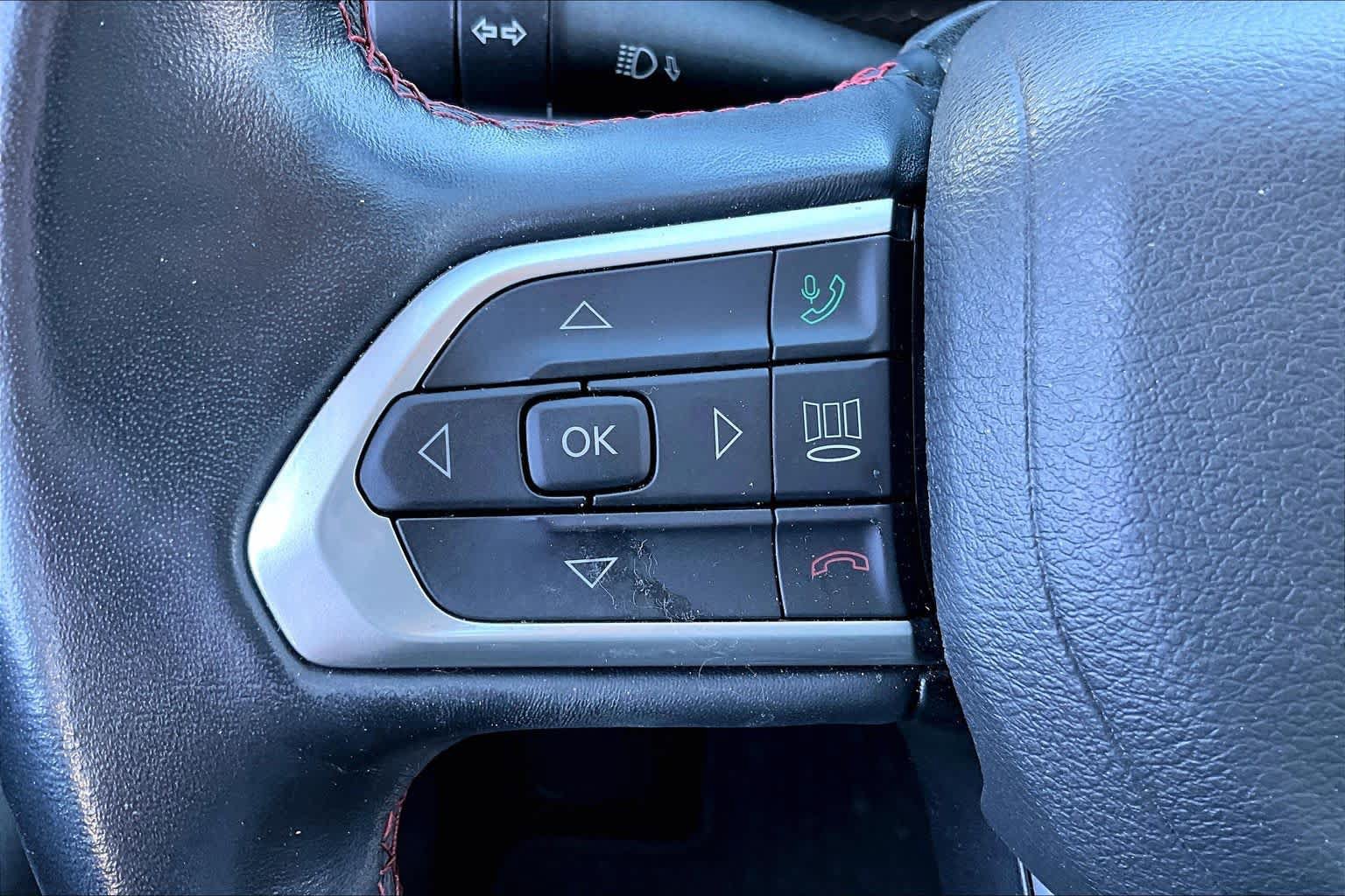 Used 2022 Jeep Compass Trailhawk w/ Trailhawk Elite Group AWD/4WD image 21