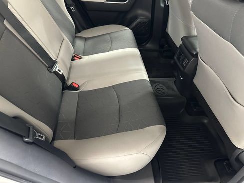 Used 2025 Toyota RAV4 XLE AWD/4WD image 52