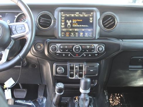 Used 2022 Jeep Gladiator Overland AWD/4WD image 19