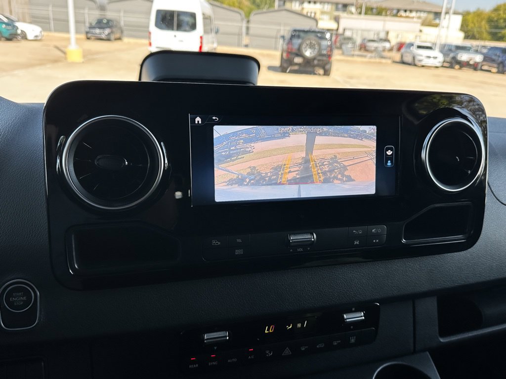 Used 2025 Mercedes-Benz Sprinter 2500 image 11