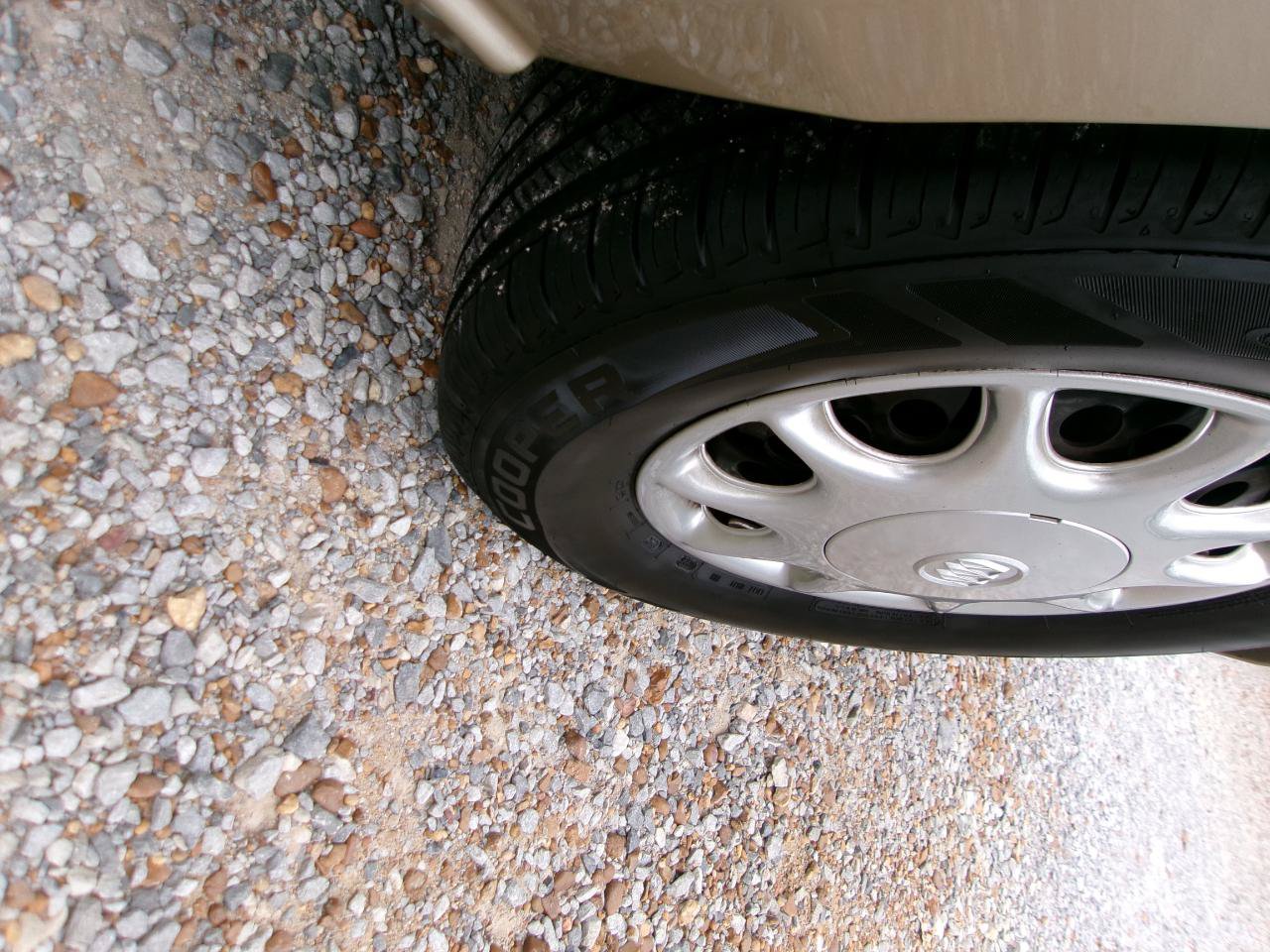 Used 2004 Buick Century Custom FWD image 5