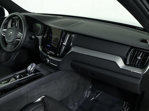 Certified 2024 Volvo XC60 T8 Ultimate w/ Climate Package AWD/4WD image 22