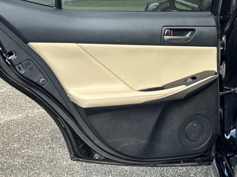 Used 2020 Lexus IS 300 image 5