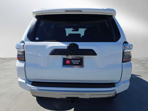Used 2024 Toyota 4Runner TRD Off-Road Premium w/ Off Road Premium Plus Package AWD/4WD image 4