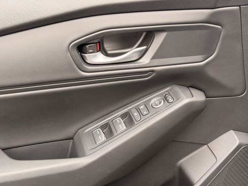 Used 2024 Honda Accord EX image 9