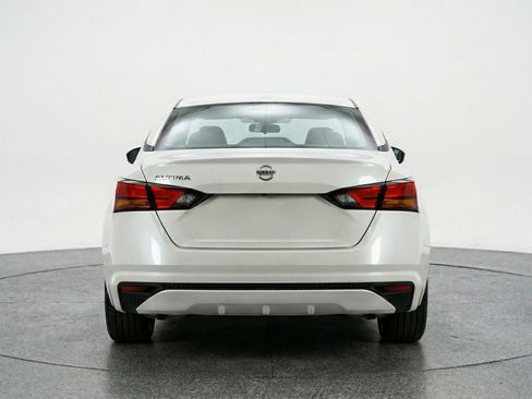 Used 2025 Nissan Altima 2.5 SV image 7