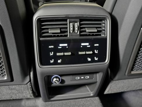 Certified 2026 Porsche Cayenne Coupe AWD/4WD image 34