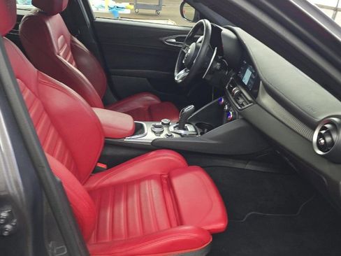 Used 2024 Alfa Romeo Giulia Veloce image 36