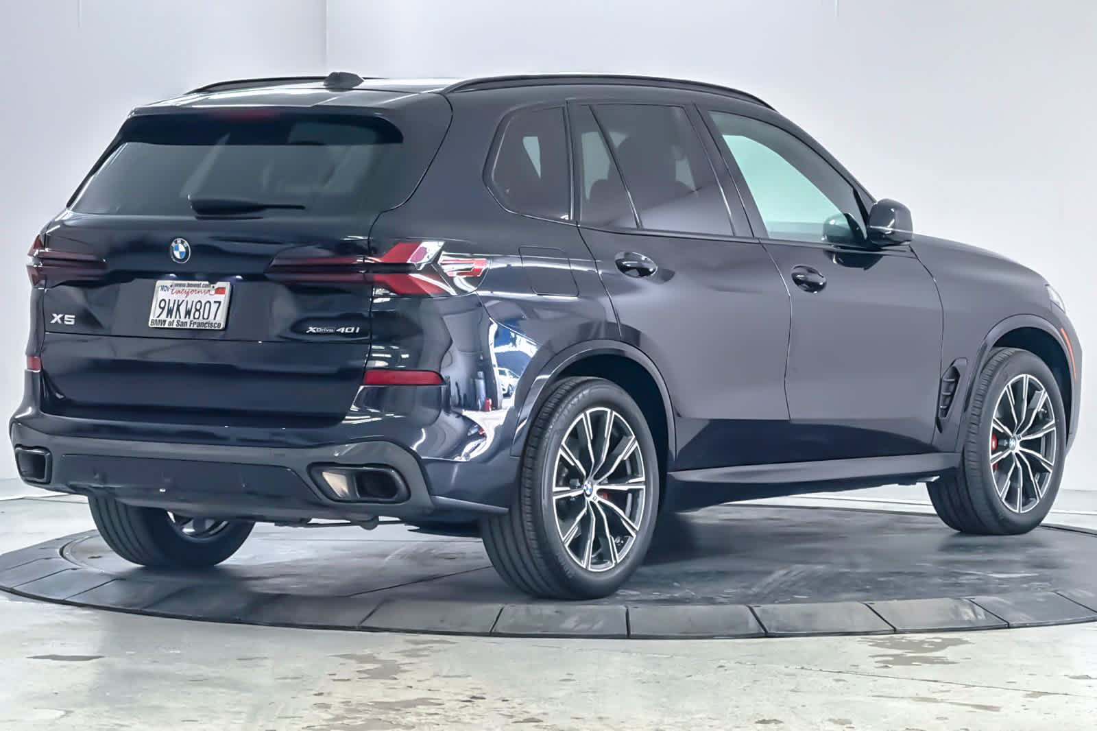 Used 2024 BMW X5 xDrive40i w/ M Sport Package AWD/4WD image 2