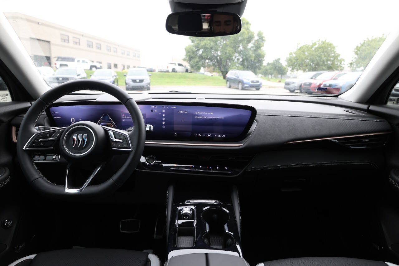Used 2025 Buick Envision Sport Touring AWD/4WD image 14