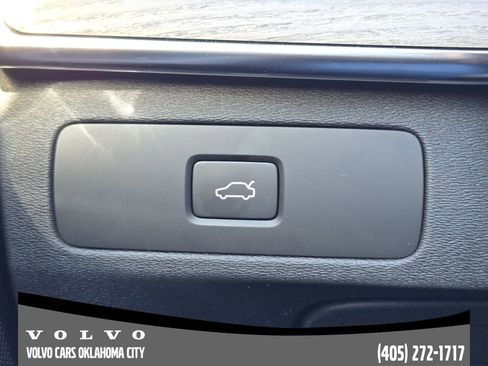 New 2026 Volvo XC90 B5 Core w/ Protection Package Premier image 21