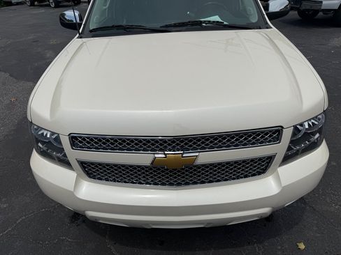 Used 2013 Chevrolet Avalanche LTZ AWD/4WD image 32