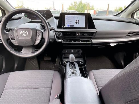 Used 2024 Toyota Prius LE image 12