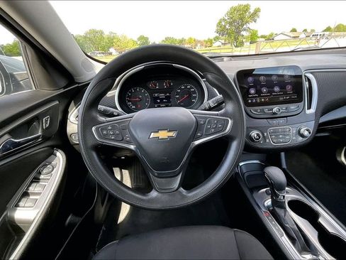 Used 2024 Chevrolet Malibu LT FWD image 5