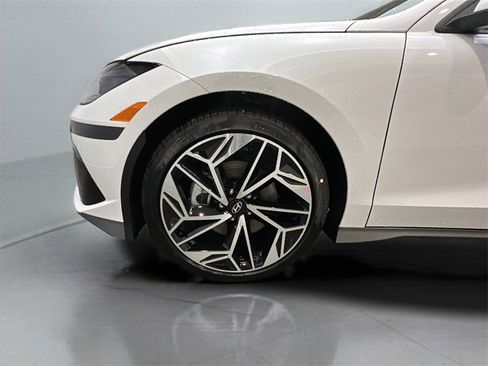 New 2025 Hyundai Ioniq 6 SEL image 3
