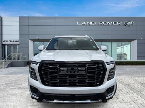 Used 2025 GMC Yukon Denali Ultimate AWD/4WD image 4