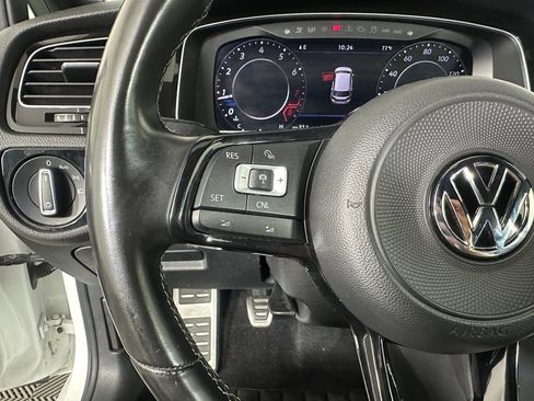 Used 2018 Volkswagen Golf R 4-Door AWD/4WD image 11