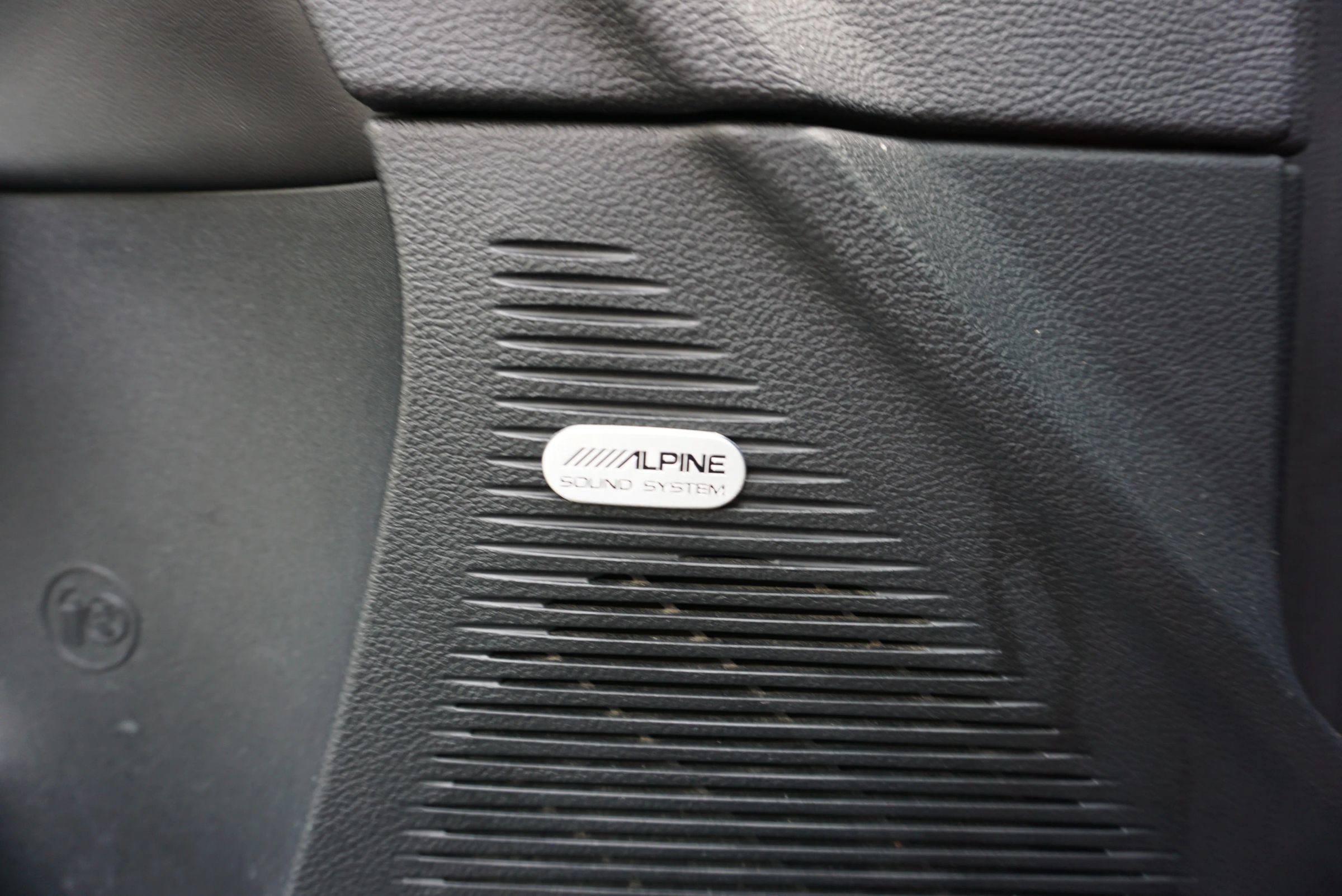Used 2016 Dodge Challenger R/T Scat Pack w/ Leather Interior Group RWD image 19