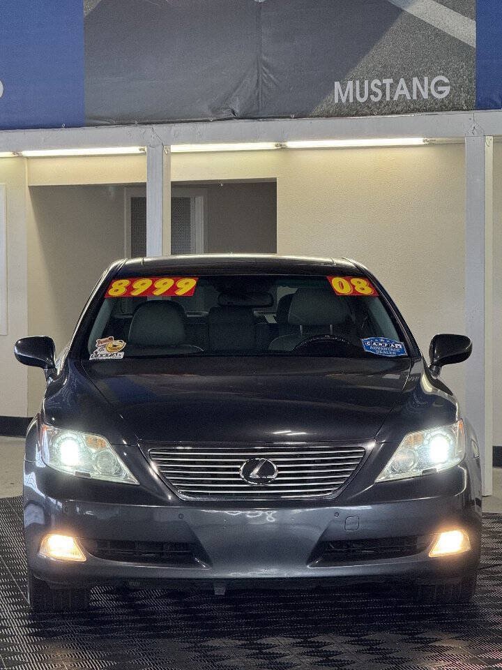 Used 2008 Lexus LS 460 RWD image 2