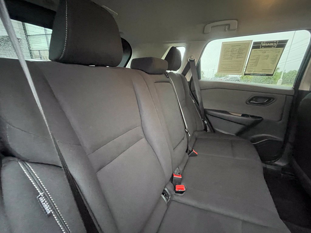 Used 2023 Nissan Rogue S AWD/4WD image 29
