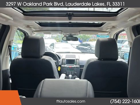 Used 2011 Land Rover LR2 HSE AWD/4WD image 52