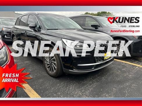 Used 2023 Lincoln Corsair Reserve w/ Equipment Group 201A AWD/4WD image 1