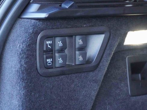 Used 2025 BMW X7 xDrive40i w/ M Sport Package image 43