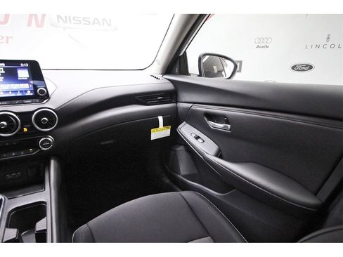 Used 2025 Nissan Sentra SV w/ All-Weather Package image 8