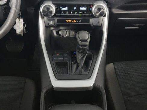 Used 2022 Toyota RAV4 LE image 24