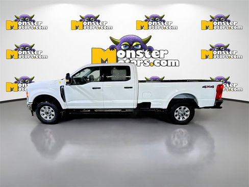 Used 2024 Ford F350 XLT image 39