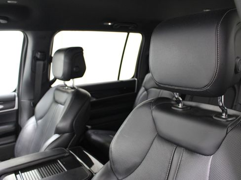 Used 2024 Jeep Wagoneer 4WD image 4