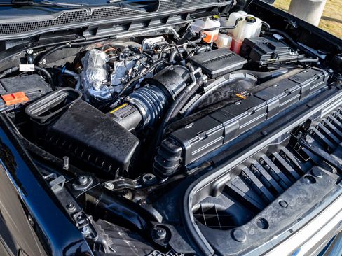 Used 2025 Chevrolet Silverado 3500 High Country w/ Technology Package image 39