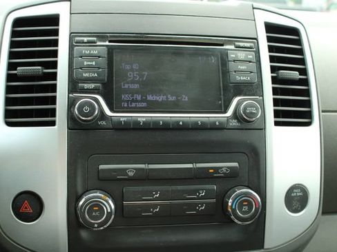 Used 2015 Nissan Frontier SV AWD/4WD image 9