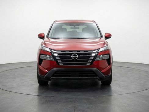 Used 2025 Nissan Rogue SV image 2