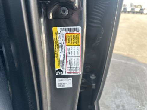 Used 2018 Ford F150 XLT w/ Equipment Group 302A Luxury image 14