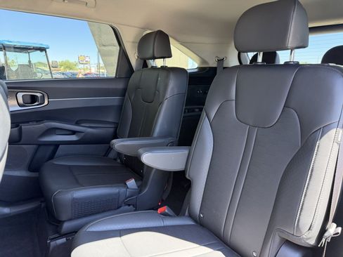 Used 2025 Kia Sorento EX FWD image 35