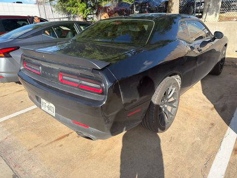 Used 2022 Dodge Challenger SXT w/ Plus Package RWD image 5