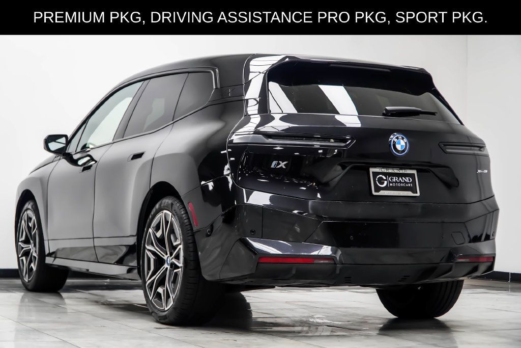 Used 2024 BMW iX xDrive50 w/ Premium Package AWD/4WD image 13