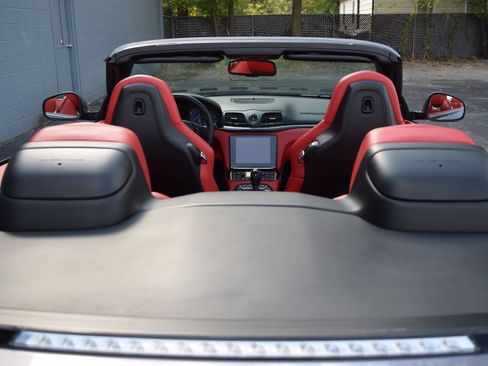 Used 2019 Maserati GranTurismo Sport RWD image 21