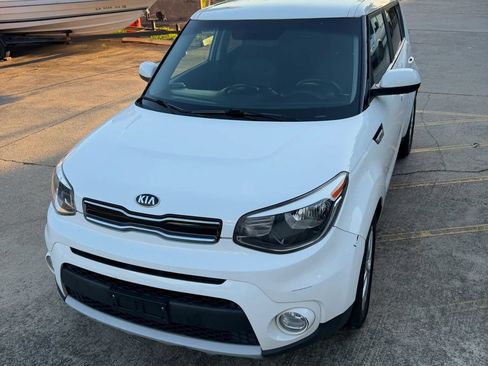 Used 2019 Kia Soul + FWD image 2