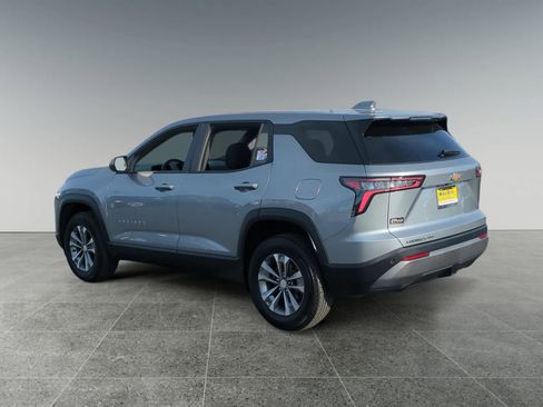 Used 2025 Chevrolet Equinox LT image 3