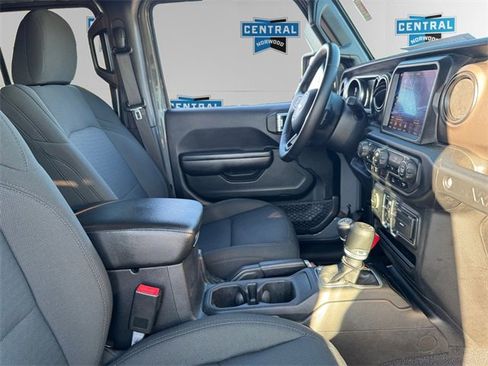 Used 2021 Jeep Wrangler Unlimited Sport image 16