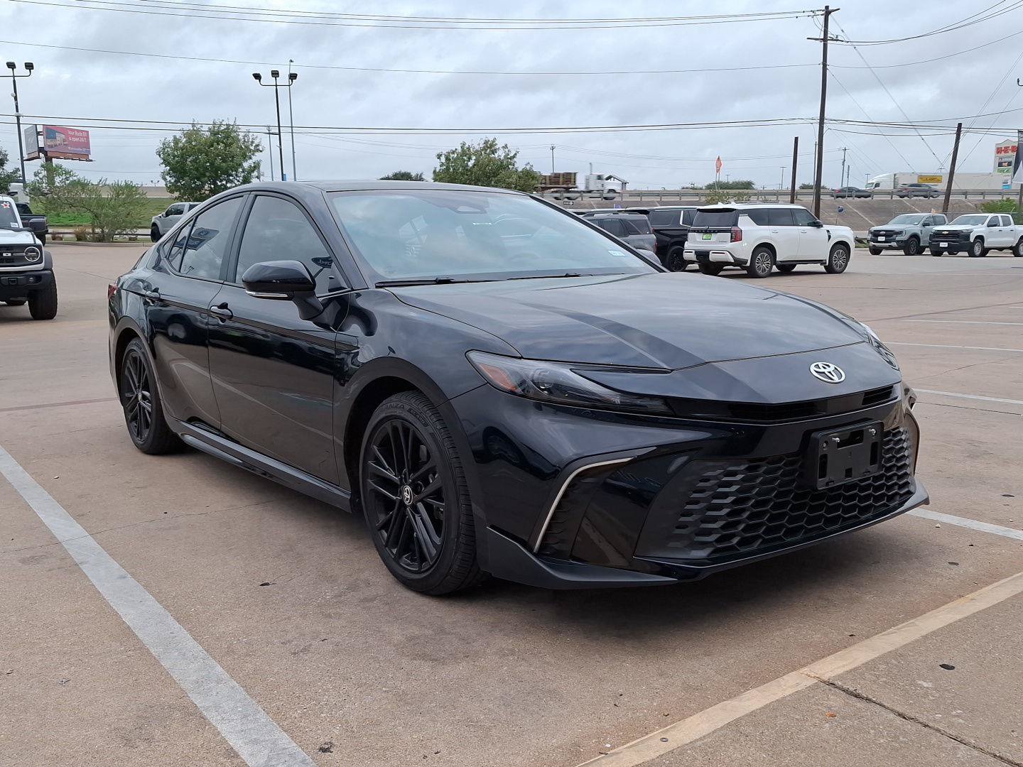 Used 2025 Toyota Camry SE w/ Convenience Package FWD image 27