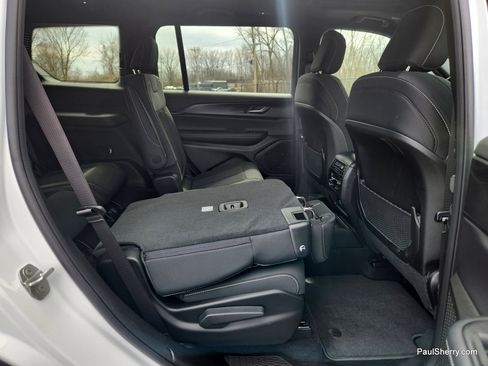 Used 2025 Jeep Grand Cherokee L Laredo w/ Trailer Tow Package image 46