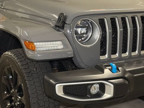 Used 2023 Jeep Wrangler Unlimited Sahara w/ Cold Weather Group AWD/4WD image 10