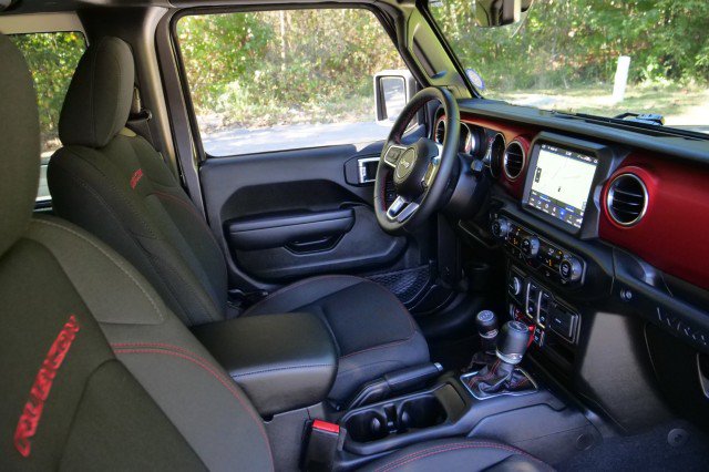 Used 2021 Jeep Wrangler Rubicon AWD/4WD image 32