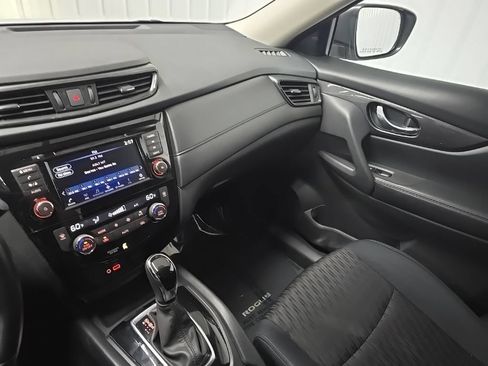 Used 2018 Nissan Rogue SV AWD/4WD image 26