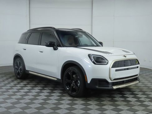 New 2025 MINI Cooper Countryman SE w/ Comfort Package Max image 3